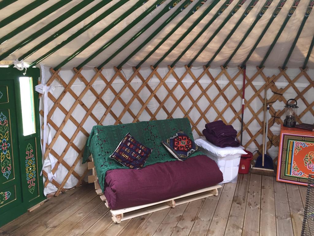 The Yurt Hotel Isle of Gigha ภายนอก รูปภาพ
